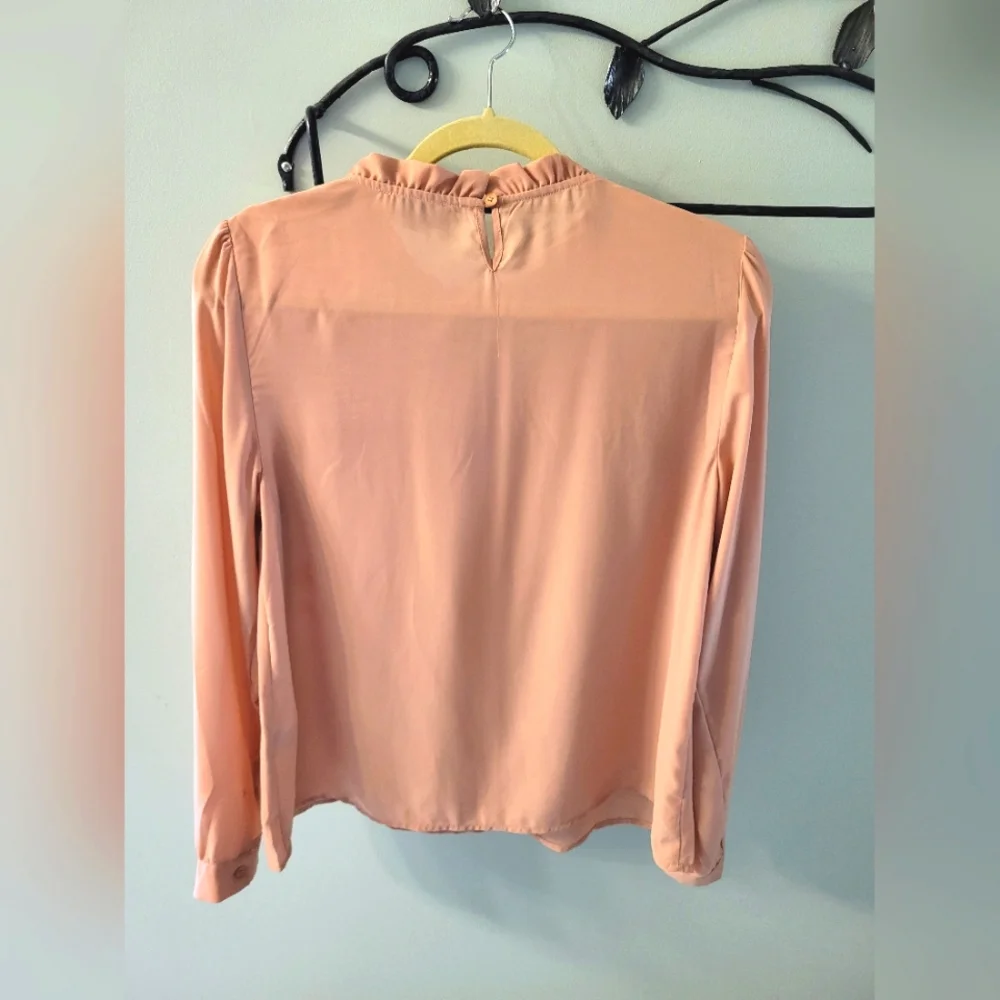 Molly Bracken chiffon long-sleeve blouse in peach, US size M - Picture 3 of 6